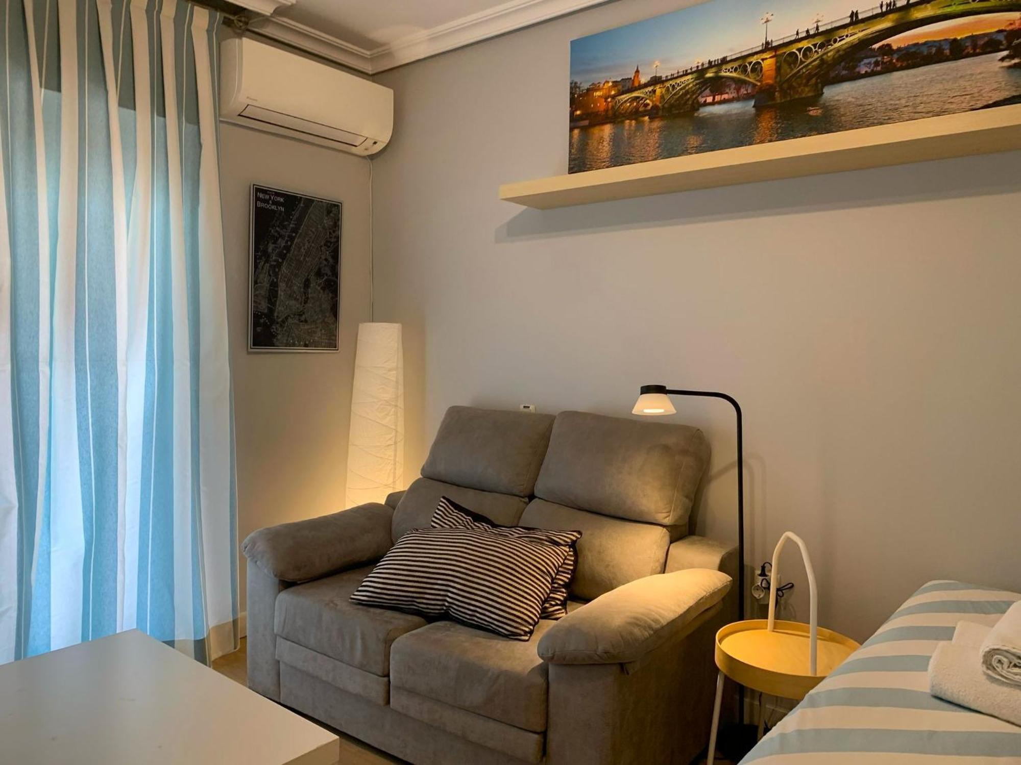 Apartamento El Nuevo Corazon De Triana Next Feria Renovado Febrero 2025 Sevilla Exterior foto